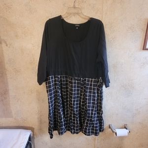 Torrid Black with Gold Stripes Longsleeve Dress